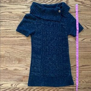 Short sleeve turtle neck sweater